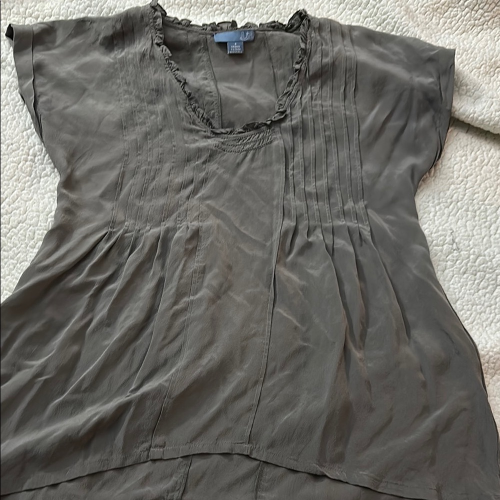 EUC Anthropologie/ Lil Gray Cap Sleeve Pleated Tunic
